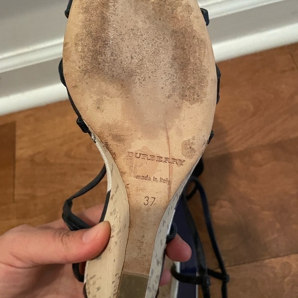 Burberry sandals size 37 - Picture 6 of 6